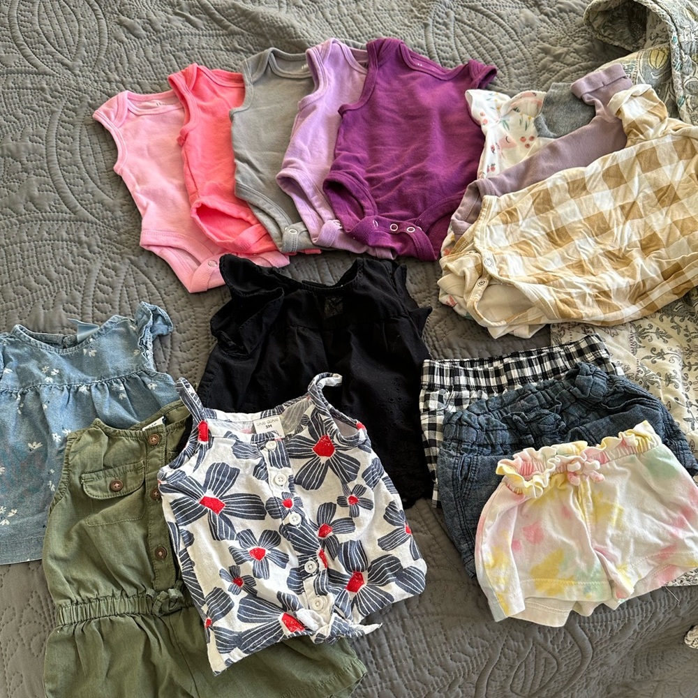0-3 month girls clothes, 16 piece bundle